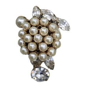 Schreiner New York Vintage Signed Glass Rhinestone & Pearl Brooch Grapes Rare